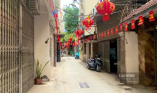 Nhà trong ngõ không có sổ đỏ ở Hà Nội đang được bán với mức giá rẻ "giật mình" khi thấp hơn gần nửa giá so với thị trường. Ảnh: Tuyết Lan 