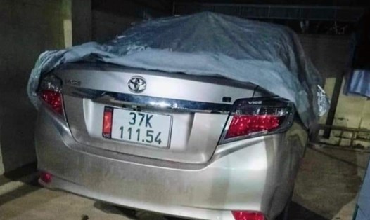 Ôtô của gia đình anh H. bất ngờ được tìm thấy ở Trạm y tế xã Thanh Chi, huyện Thanh Chương, Nghệ An. Ảnh: Hải Đăng