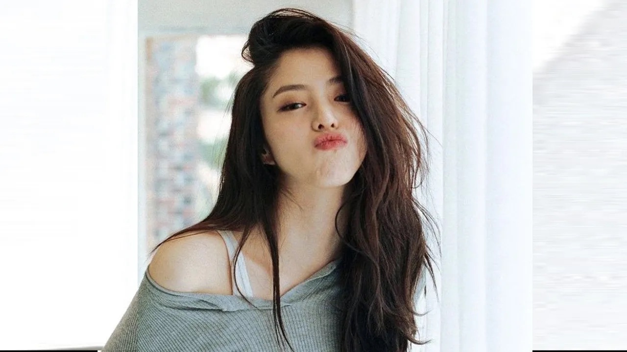 Han So Hee bị “đào” lại những phát ngôn trong quá khứ khi chuyện tình cảm vỡ lẽ. Ảnh: Instagram