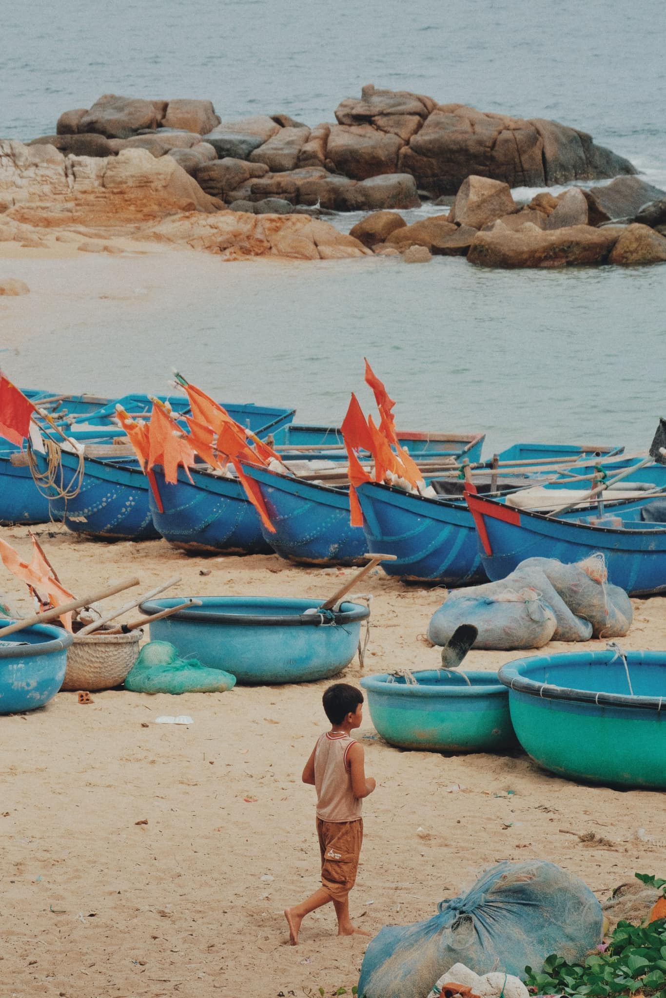 Sau nhiều lần đến An Hải nói riêng cũng như Phú Yên nói chung, anh Tuyên không giấu được niềm yêu thích với mảnh đất này: “Phú Yên, mình hay gọi là Đất Phú Trời Yên, nơi mà mình có thể ghé đi ghé lại nhiều lần, mỗi lần ghé Phú Yên đều sẽ có 1 cảm giác rất khác, tuỳ vào thời tiết hay cảm xúc cá nhân tại thời điểm đó”.