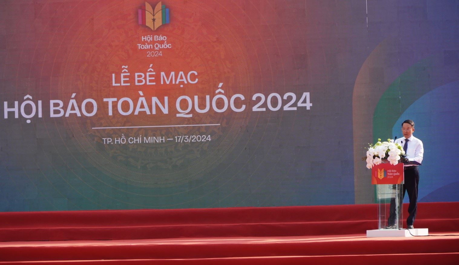Ông Nguyễn Đức Lợi - Phó Chủ tịch thường trực Hội Nhà báo Việt Nam phát biểu tổng kết Hội Báo toàn quốc 2024.  Ảnh: Minh Quân