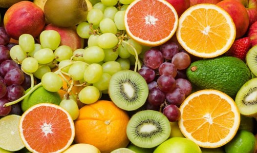 Khi sử dụng nước ép trái cây cần chú ý hàm lượng đường để tránh ảnh hưởng quá trình giảm cân cũng như không tốt cho bệnh tiểu đường. Ảnh: K.V
