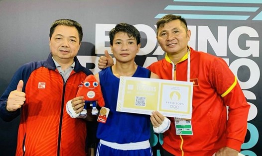 Tuyển thủ Võ Thị Kim Ánh (giữa) đã giành suất chính thức dự Olympic Paris (Pháp) 2024. Ảnh: Cục TDTT