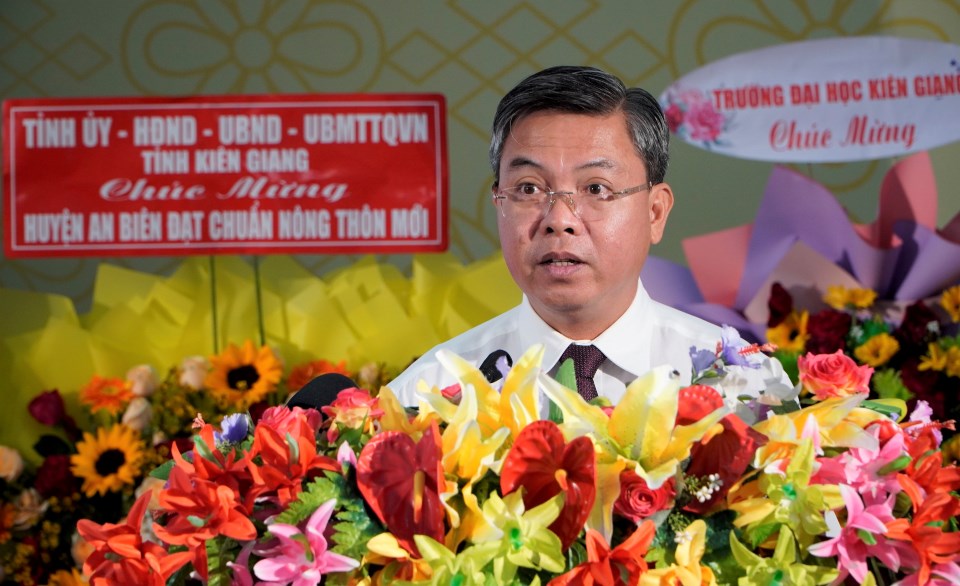 Phó Chủ tịch UBND tỉnh Kiên Giang Nguyễn Lưu Trung phát biểu tại buổi lễ. Ảnh: Nguyên Anh