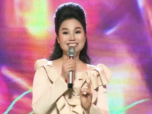 Ca sĩ Thùy Trang trong chương trình "Chuyện tối cùng sao". Ảnh: BTC