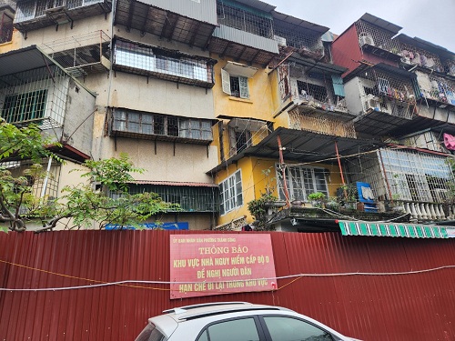 Nhà G6A Thành Công là một trong những nhà tập thể nguy hiểm cấp độ D. Ảnh: Minh Hạnh 