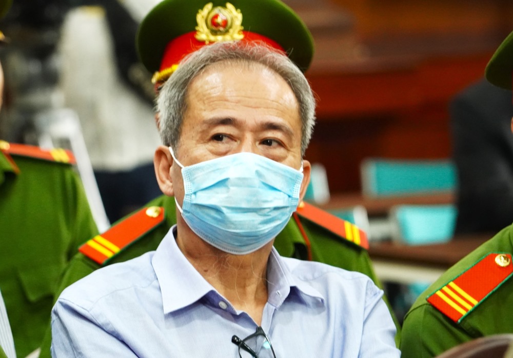  Bị cáo Đỗ Thị Nhàn và bị cáo Nguyễn Văn Hưng tại tòa. Ảnh: Anh Tú