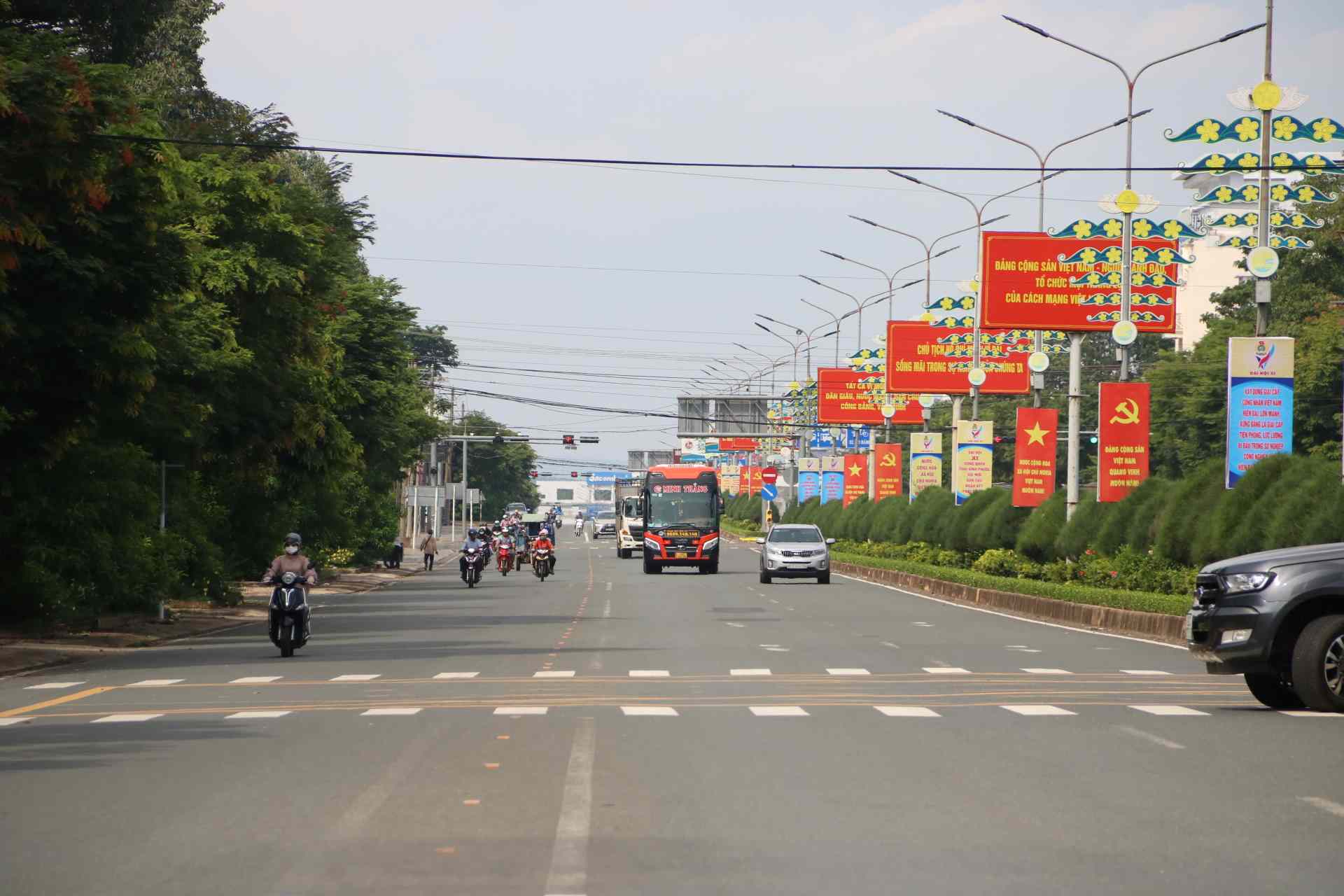 Đến nay, mặt đường đoạn qua thành phố Đồng Xoài đã bằng phẳng, không còn tình trạng ổ gà.