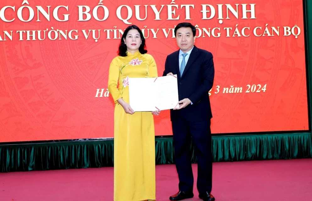 Bà Chúng Thị Chiên được bổ nhiệm giữ chức Bí thư Thành ủy Hà Giang. Ảnh: CTT Hà Giang 