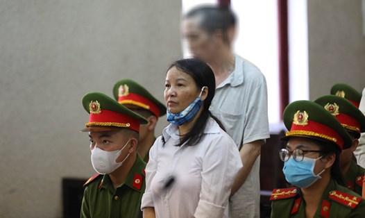 Bị án Trần Thị Hiền (mẹ nữ sinh giao gà trong 1 vụ án ở Điện Biên) tại phiên tòa phúc thẩm xem xét đơn kêu oan về tội mua bán trái phép chất ma túy. Ảnh: Hà Trang