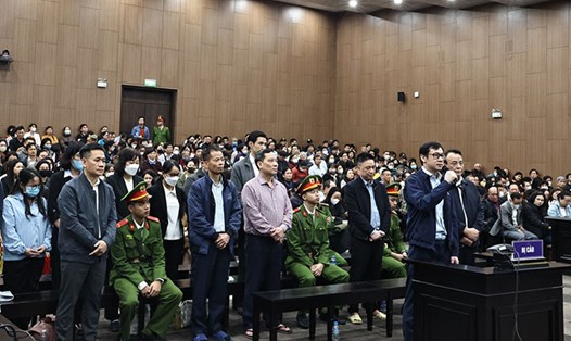 Các bị cáo tại phiên tòa xét xử vụ án lừa đảo xảy ra tại Tập đoàn Tân Hoàng Minh. Ảnh: M.Nguyên
