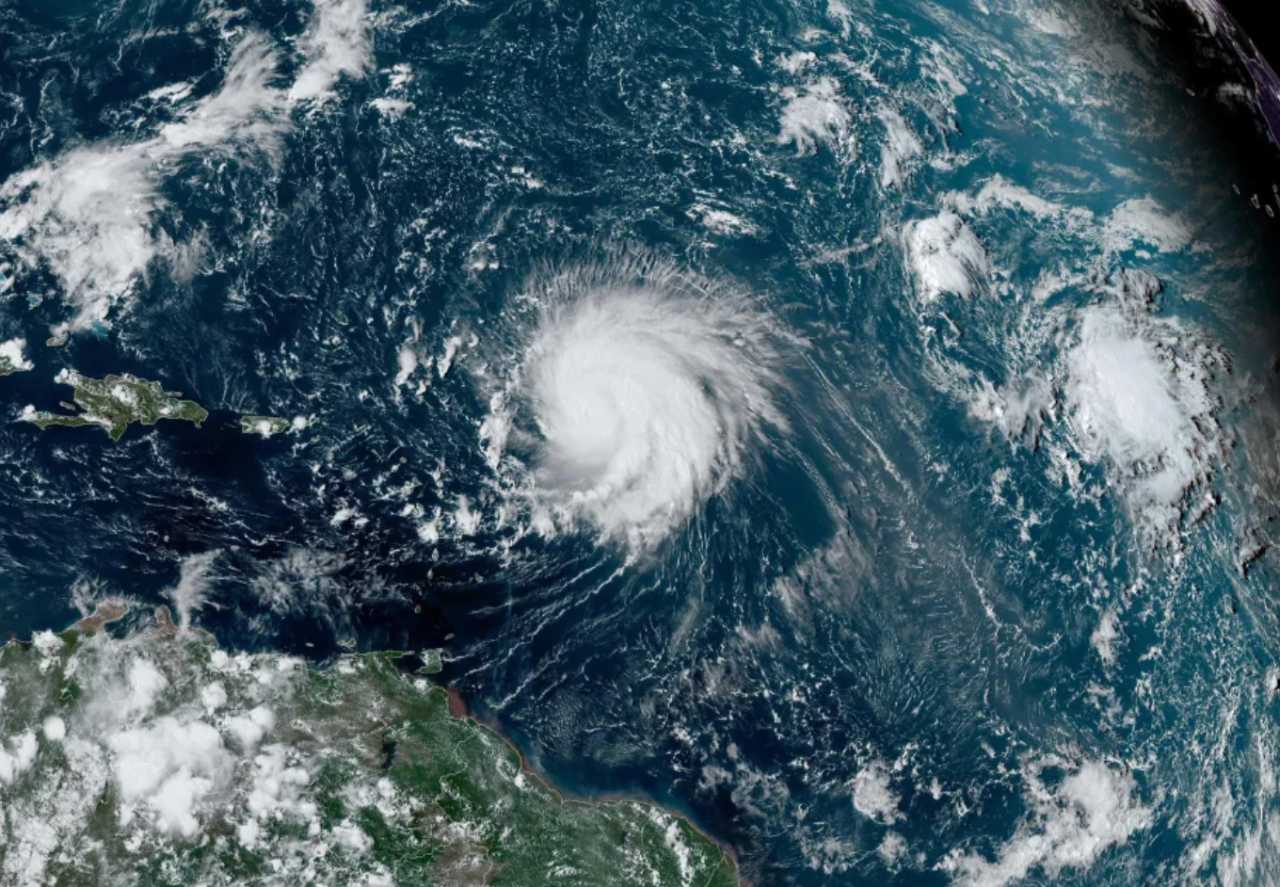 Bão Lee băng qua Đại Tây Dương ngày 8.9.2023. Ảnh: NOAA