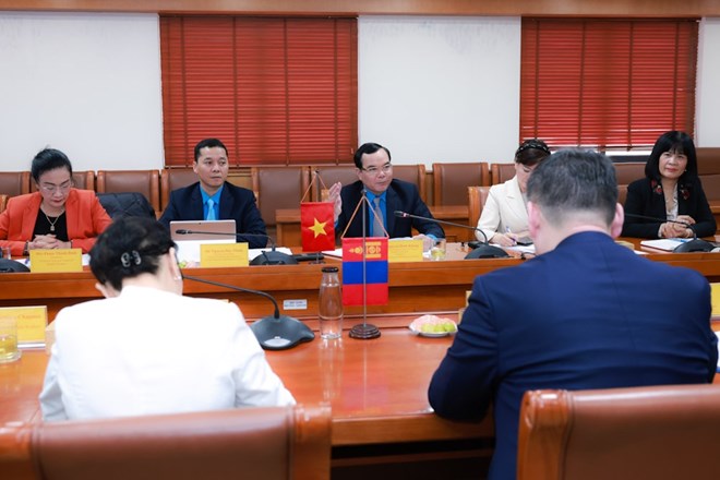 Tổng LĐLĐ Việt Nam và Tổng Công đoàn Mông Cổ thúc đẩy hợp tác song phương