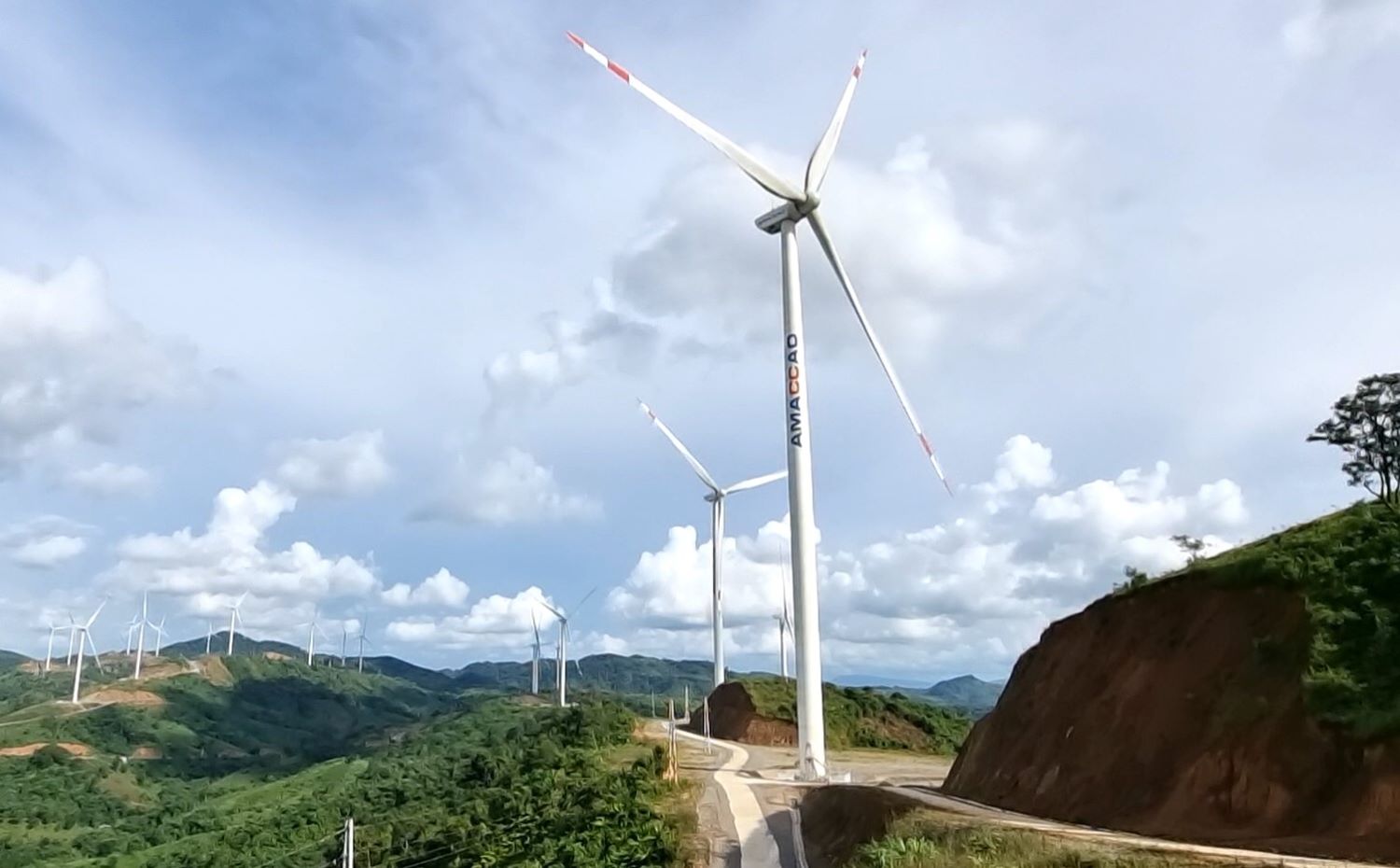 Dự án Nhà máy điện gió Amaccao Quảng Trị 1 xin bán 50% cổ phần cho công ty nước ngoài. Ảnh: Hưng Thơ