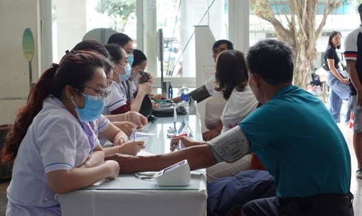 Hội thầy thuốc trẻ Đà Nẵng khám sàng lọc ung thư phổi cho 10.000 người dân