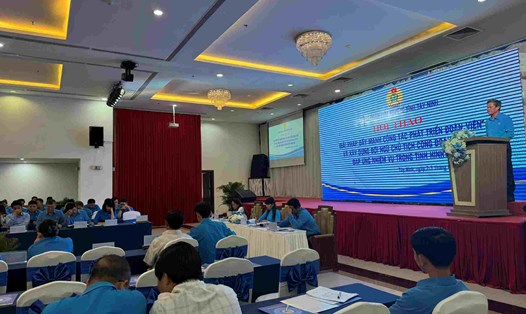 Hội thảo với chủ đề “Giải pháp đẩy mạnh công tác phát triển đoàn viên và xây dựng đội ngũ Chủ tịch công đoàn cơ sở đáp ứng nhiệm vụ trong tình hình mới” tại tỉnh Tây Ninh. Ảnh: CĐCC