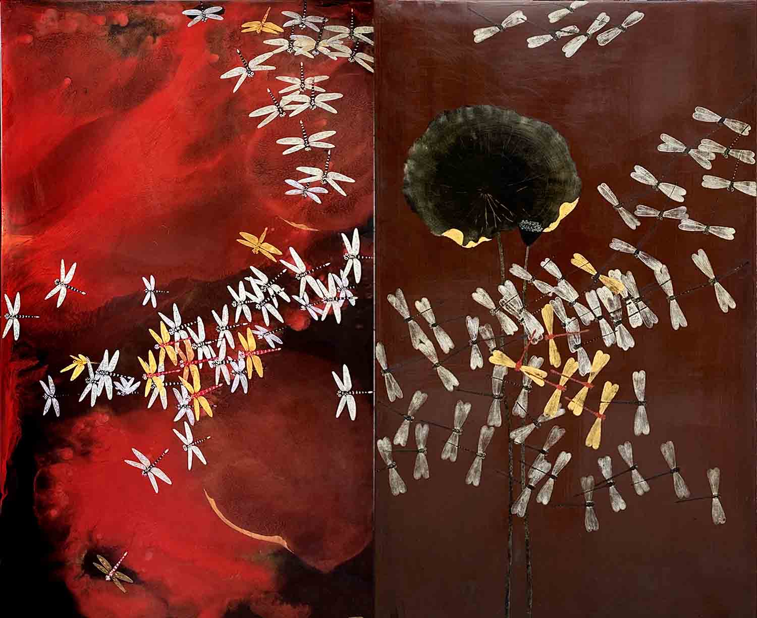 Bên trái là tác phẩm “Mùa hè rực lửa” và tác phẩm “Chuồn chuồn” của họa sĩ Phạm Hồng Sơn. Ảnh: Phạm Đông