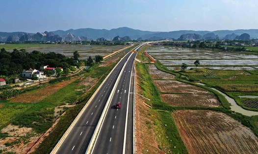 Phân cấp UBND một số tỉnh làm cơ quan chủ quản đầu tư dự án đường bộ cao tốc. Ảnh minh họa: Hải Nguyễn