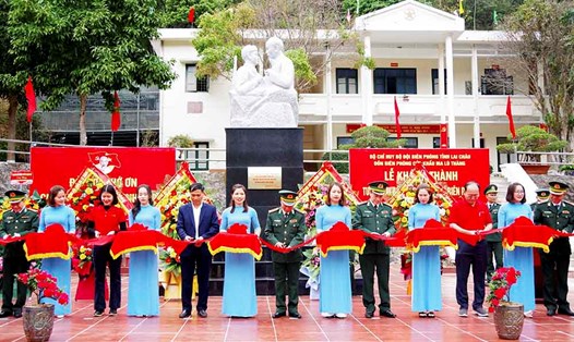 Khánh thành tượng đài Bác Hồ với chiến sĩ Biên phòng tại Đồn biên phòng Cửa khẩu Ma Lù Thàng, huyện Phong Thổ, tỉnh Lai Châu. Ảnh: Đức Duẩn