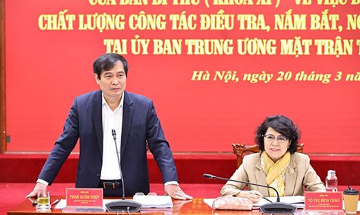Phó Trưởng ban Tuyên giáo Trung ương Phan Xuân Thủy chủ trì cuộc làm việc. Ảnh: Phạm Đông