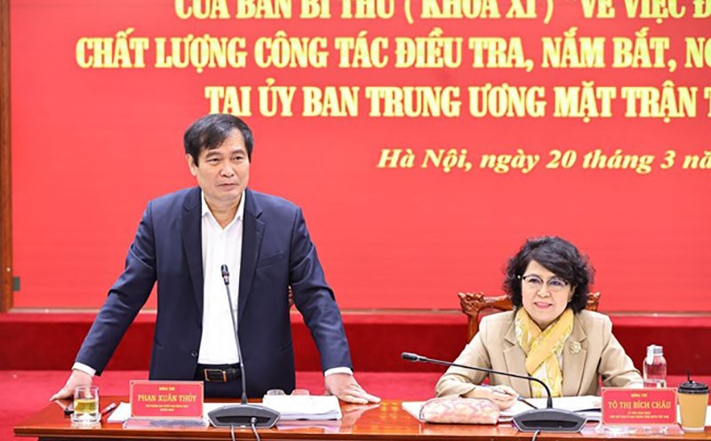 Phó Trưởng ban Tuyên giáo Trung ương Phan Xuân Thủy chủ trì cuộc làm việc. Ảnh: Phạm Đông