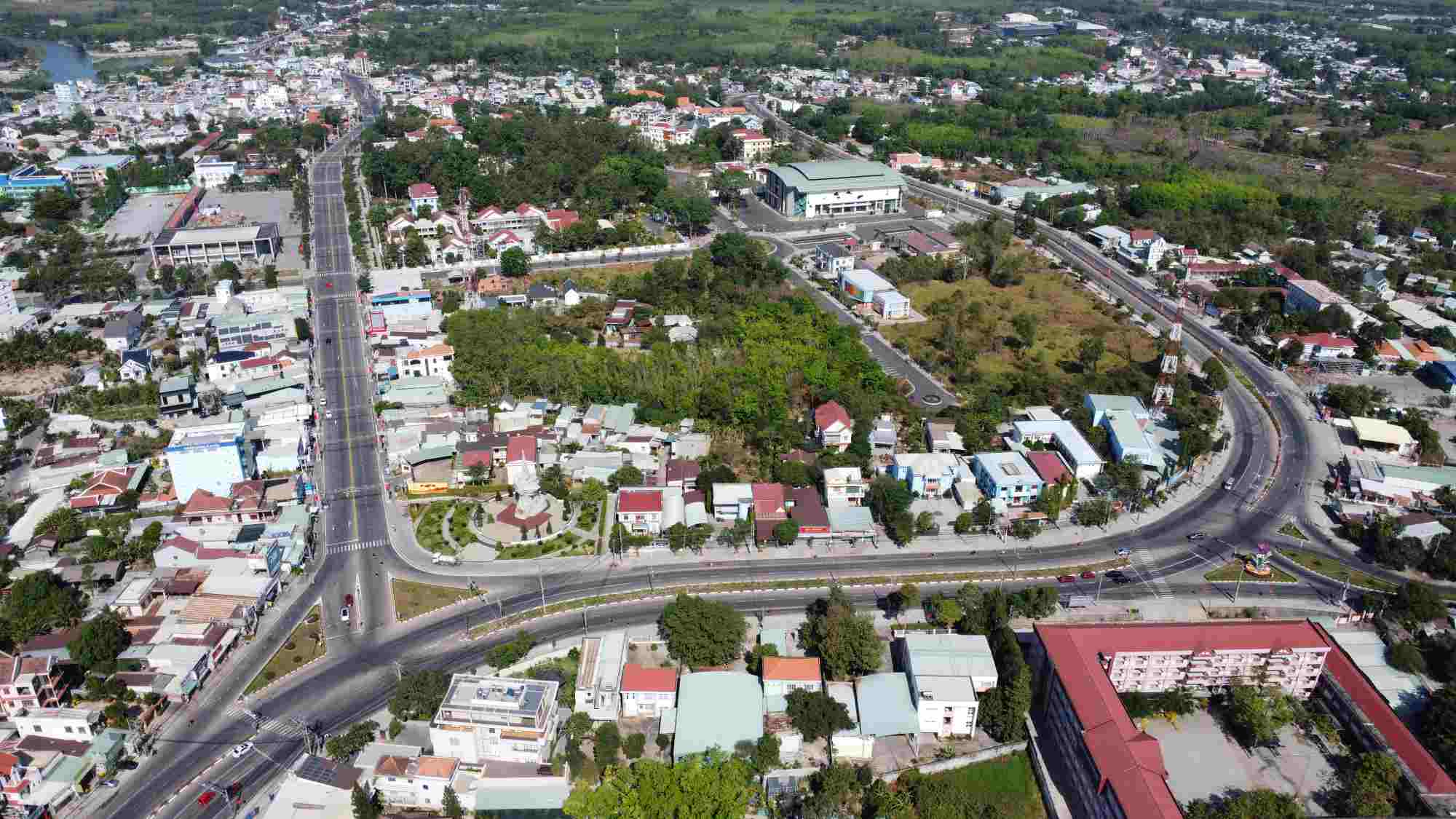 Đây là khu trung tâm hành chính của Bến Cát, một đô thị trẻ, phát triển năng động được Ủy ban Thường vụ Quốc hội thông qua nghị quyết về việc thành lập TP Bến Cát thuộc tỉnh Bình Dương chiều ngày 19.3.