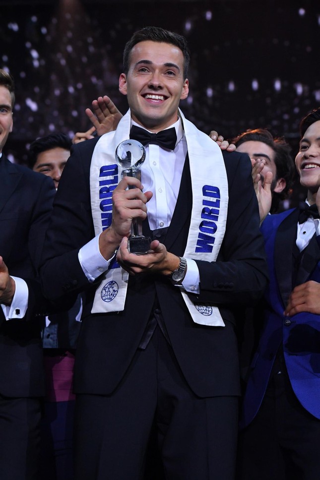 Đương kim Mr World 2019 Jack Heslewood đăng quang năm 2019. Ảnh: Mr World