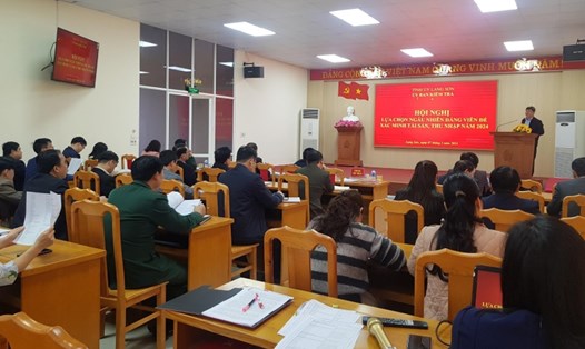 Ủy ban Kiểm tra Tỉnh ủy Lạng Sơn bốc thăm lựa chọn ngẫu nhiên đảng viên được xác minh tài sản, thu nhập năm 2024. Ảnh: Ủy ban Kiểm tra Tỉnh ủy Lạng Sơn