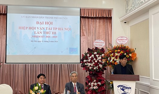 Ông Đỗ Văn Bằng - tân Chủ tịch Hiệp hội Vận tải TP Hà Nội phát biểu tại hội nghị. Ảnh: Khánh An