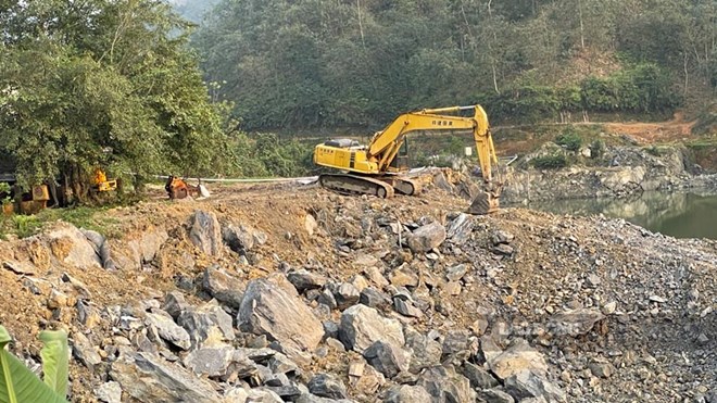 Người dân bất an sống trong cơn "mưa thiên thạch"