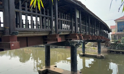 Cầu ngói Phát Diệm, bắc qua sông Ân tại thị trấn Phát Diệm, huyện Kim Sơn, Ninh Bình. Ảnh: Nguyễn Trường