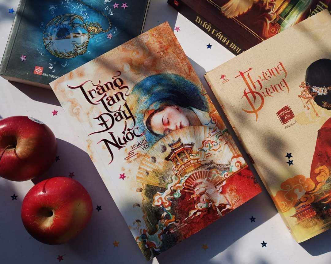 "Trăng tan đáy nước", tuyển tập truyện ngắn các chuyện tình đáng chú ý trong lịch sử Việt Nam. 
