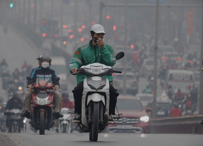 Tình trạng ô nhiễm không khí diễn ra nhiều ngày ở Hà Nội. Ảnh: Diệu Thơm
