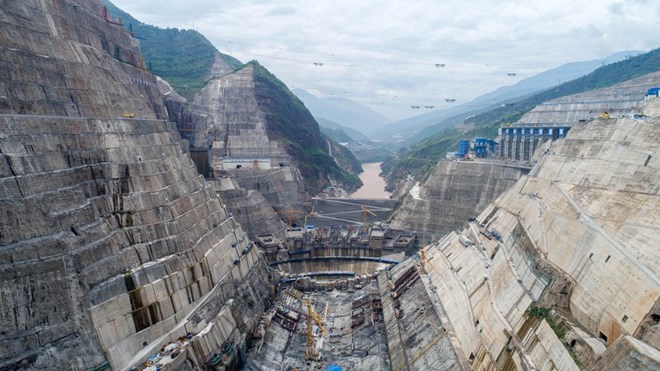 Thủy điện Trung Quốc ngóng mưa