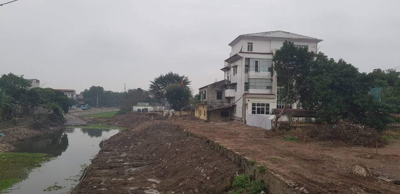 Hàng loạt trụ sở cơ quan Nhà nước phải di dời đi nơi khác để nhường đất cho Dự án Cụm công trình thủy lợi Nam sông Vân. Ảnh: Nguyễn Trường