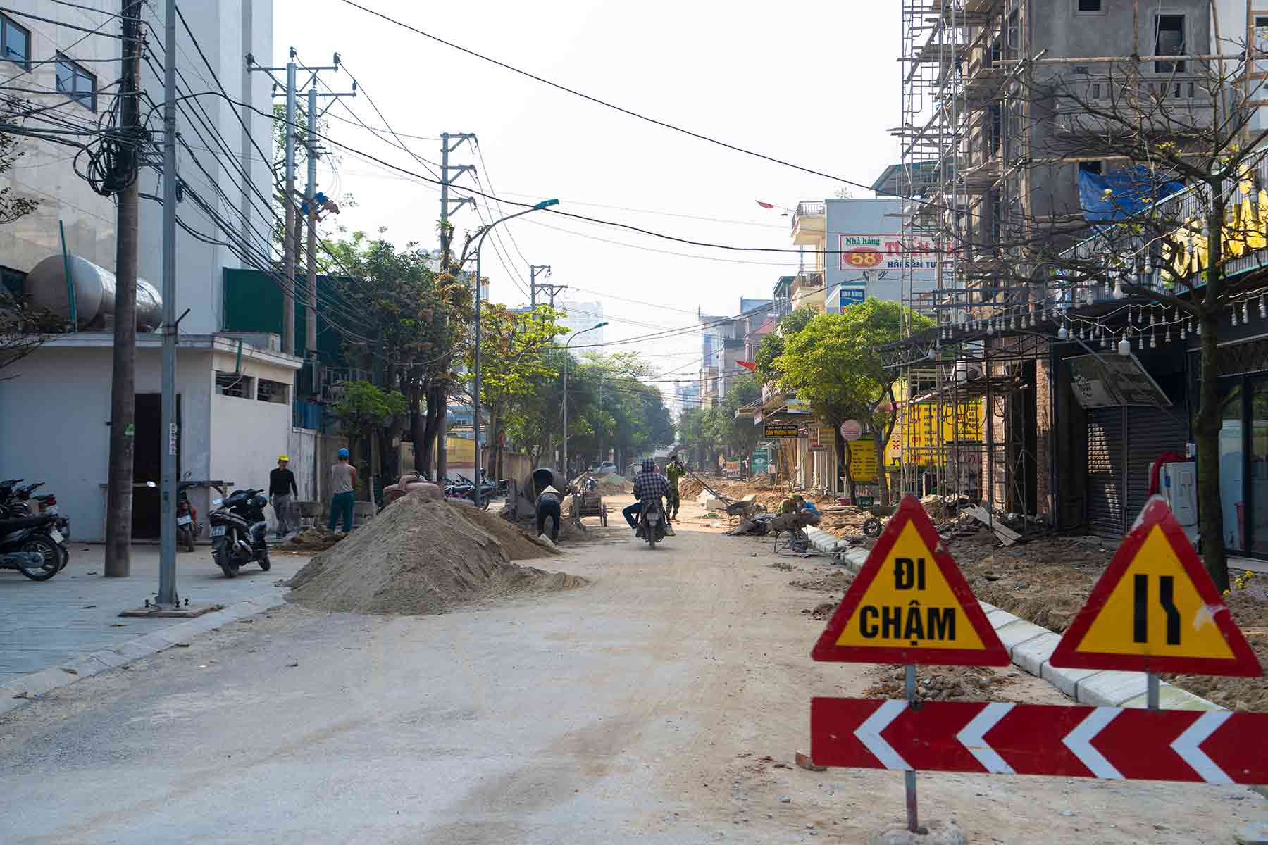 Ngoài đường Bình Minh, thị xã Cửa Lò còn đầu tư chỉnh trang, nâng cấp nhiều tuyến đường nội thị khác như: đường Dương Thanh, đường Đinh Hồng Phiên, đường 12A - Tây Sơn, đường Trịnh Công Sơn