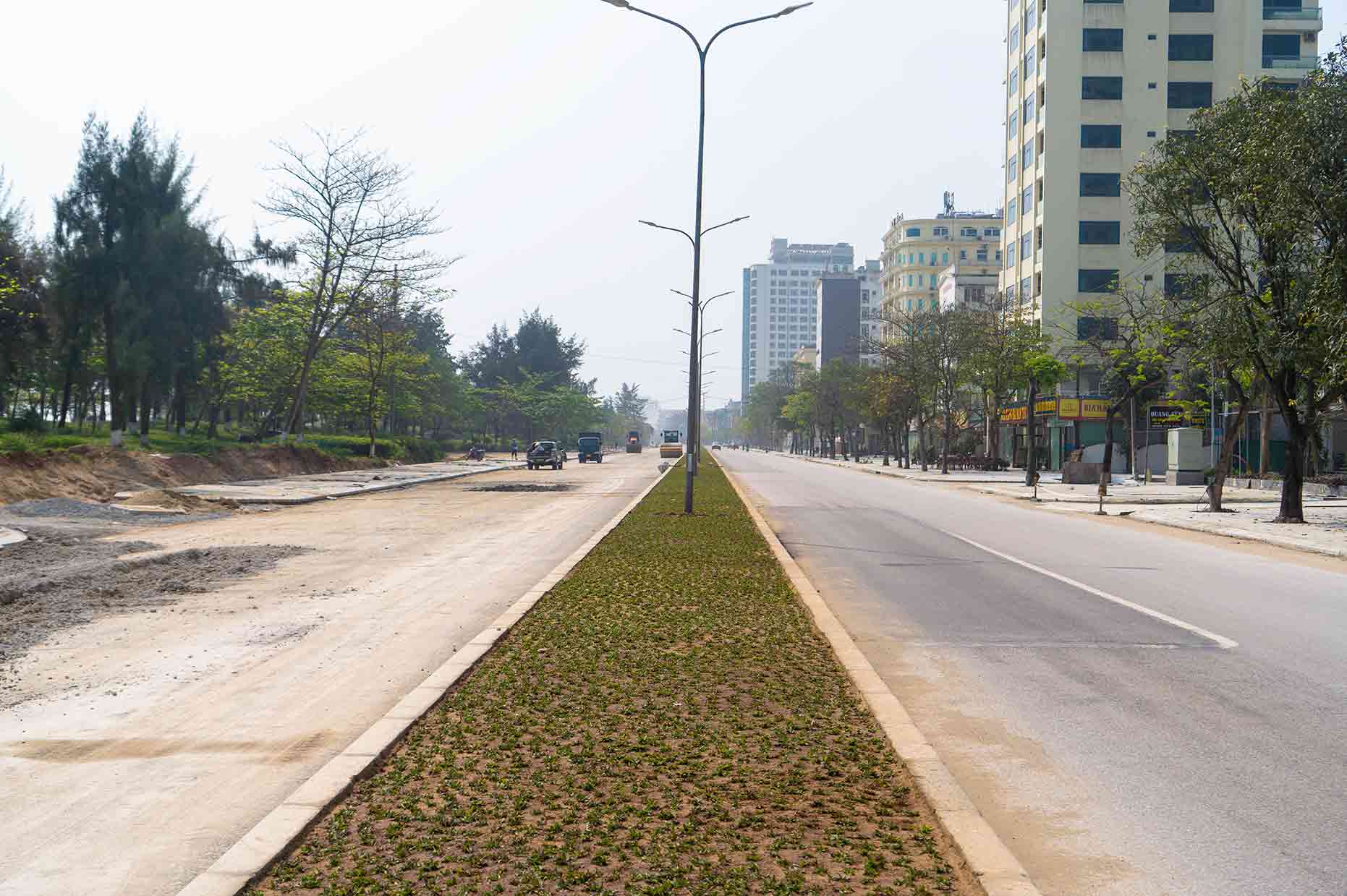 Với sự thay đổi này, đường Bình Minh sẽ không chỉ đáp ứng nhu cầu giao thông ngày càng tăng mà còn góp phần tạo cảnh quan đẹp, thu hút du khách.