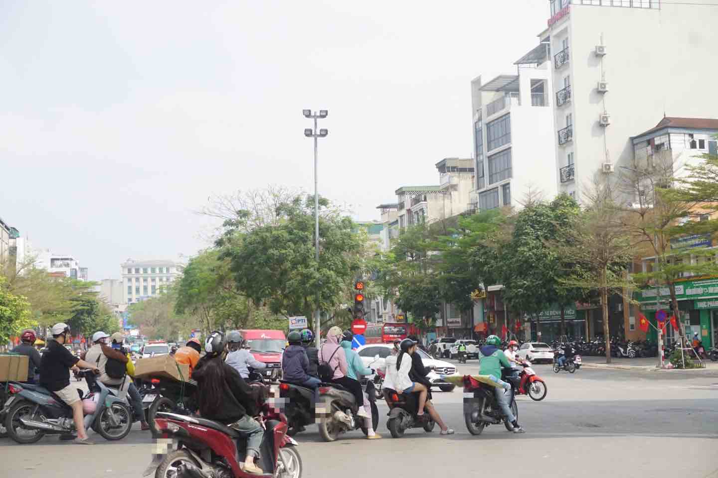Điểm đầu của tuyến đường là nút giao Ô Chợ Dừa - Hoàng Cầu - Hào Nam. Ảnh: Nhật Minh