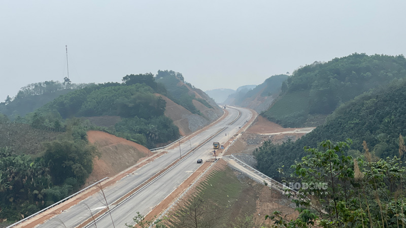 Cung đường hơn 400 tỉ đồng nối Quốc lộ 37, Quốc lộ 32 với cao tốc Nội Bài - Lào Cai. Ảnh: Đinh Đại