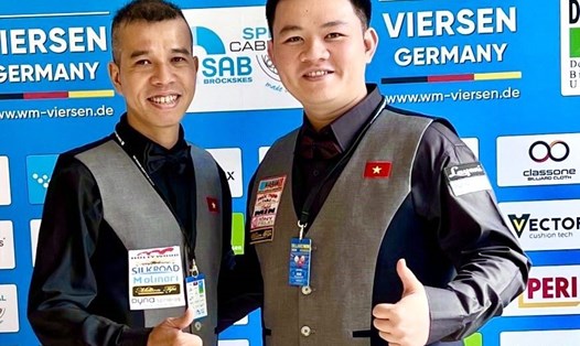 Trần Quyết Chiến (trái) và Bao Phương Vinh tiếp tục làm rạng danh billiard carom 3 băng Việt Nam. Ảnh: Lê Phong