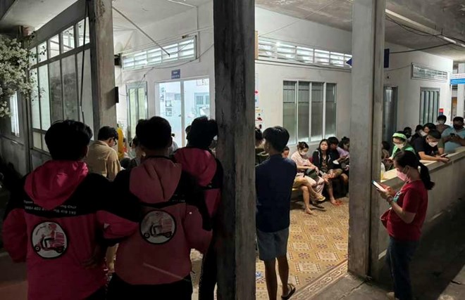 Xếp hàng dài trong đêm chờ hiến máu hiếm cứu sản phụ nguy kịch ở Phú Quốc