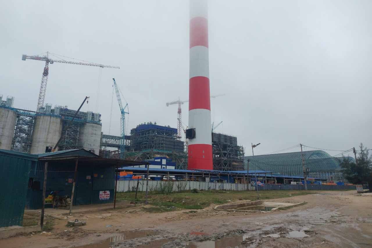Nhà máy Nhiệt điện Vũng Áng 2 đã xây dựng được hơn 80% khối lượng. Ảnh: Trần Tuấn.