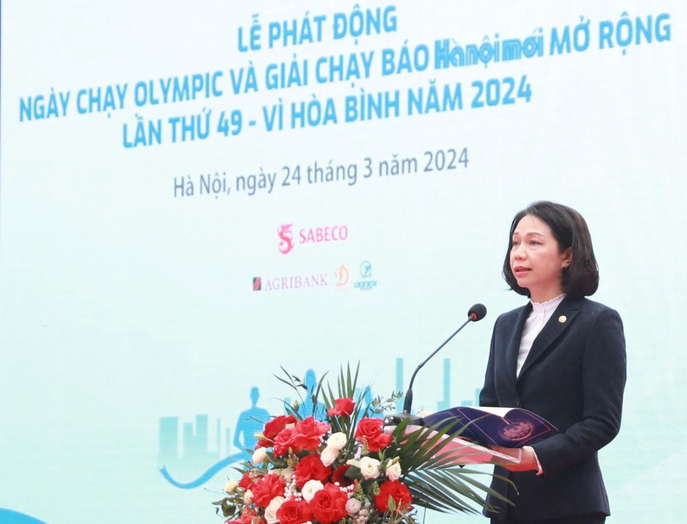 Bà Vũ Thu Hà - Phó chủ tịch UBND thành phố Hà Nội, phát biểu tại chương trình. Ảnh: Bùi Lượng