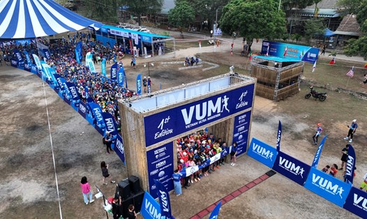 Vạch xuất phát của một trong các cự ly của giải chạy Vietnam Ultra Marathon. Ảnh: Fanpage BTC