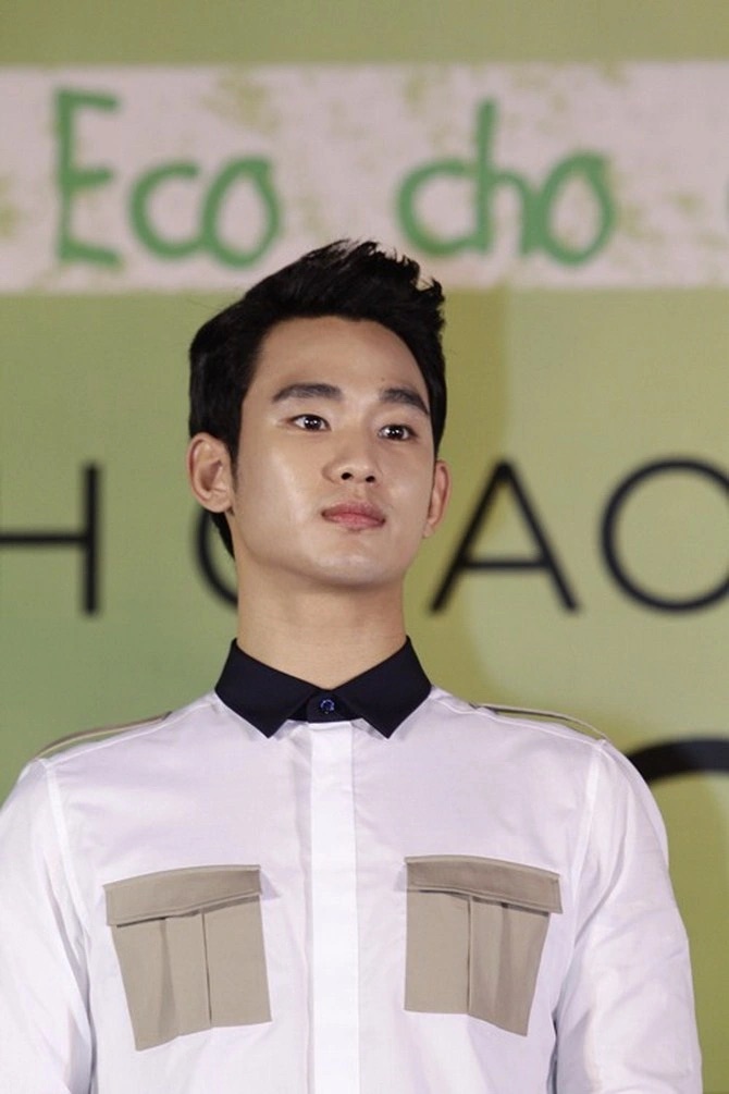 Ảnh Kim Soo Hyun tham dự sự kiện ở Việt Nam năm 2014 bất ngờ được chia sẻ rầm rộ. Ảnh: Chụp màn hình