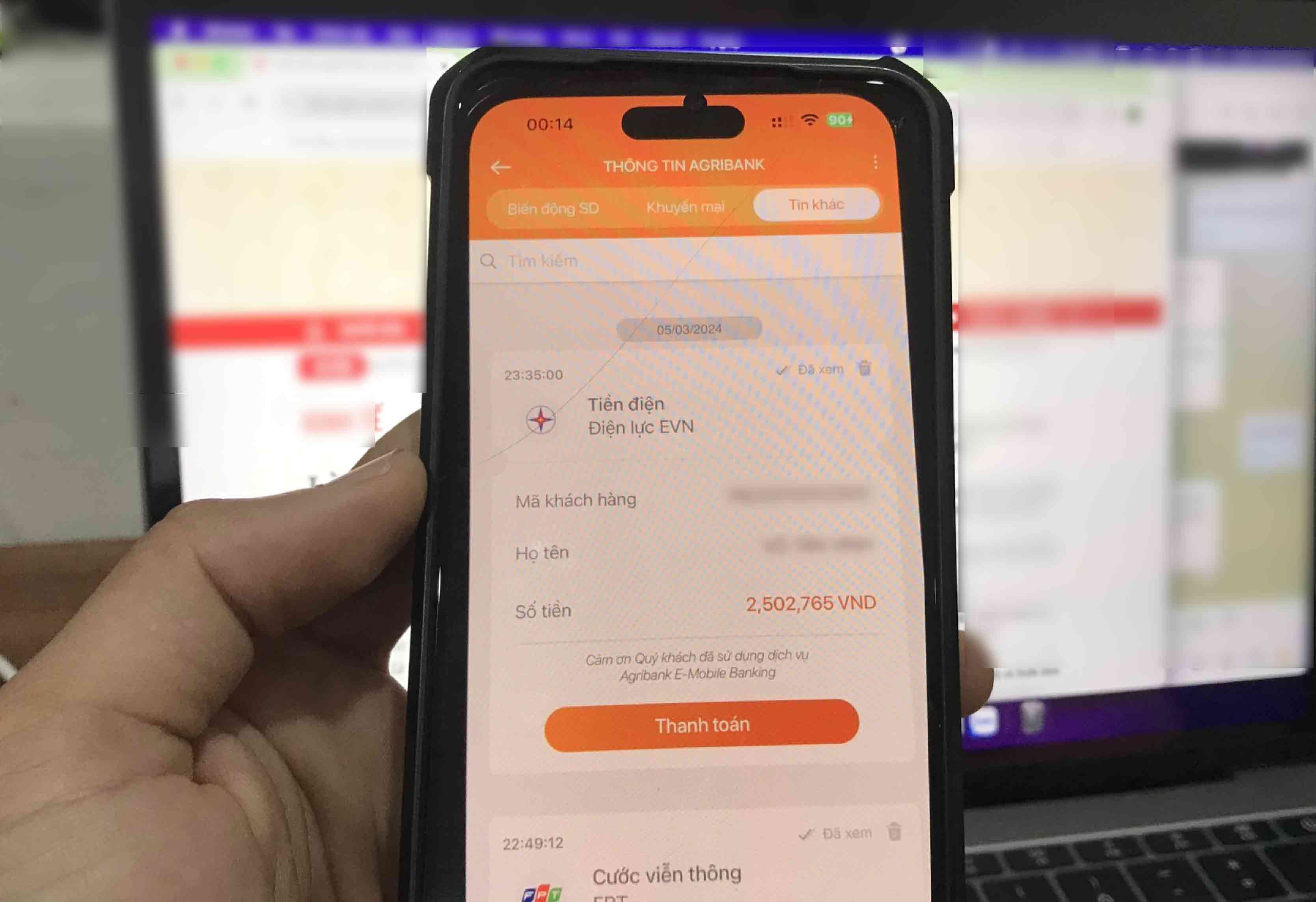 Hóa đơn tiền điện trở thành nỗi lo của nhiều người khi bước vào mùa nắng nóng. Ảnh: Vân An