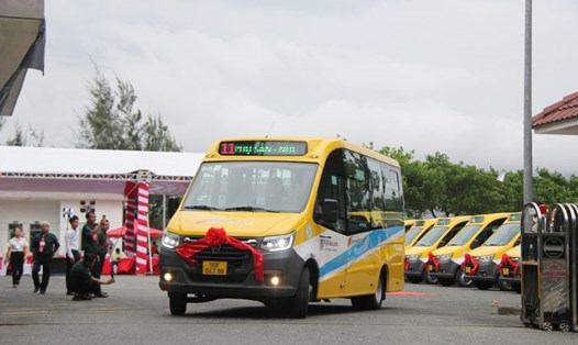 Đà Nẵng đổi xe buýt nhỏ, bổ sung xe điện, xe đạp công cộng để kết nối mạng lưới xe buýt thành phố. Ảnh: Thùy Trang