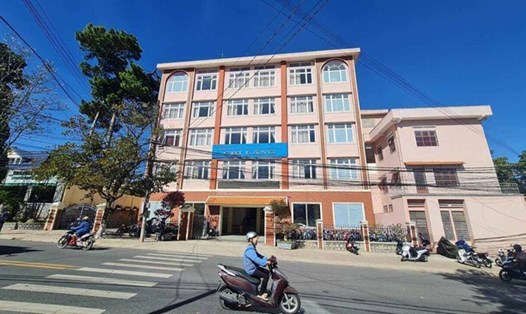 UBND tỉnh Lâm Đồng yêu cầu xử lý các công trình có nguy cơ gây mất an toàn cho học sinh và giáo viên. Ảnh: Văn Long