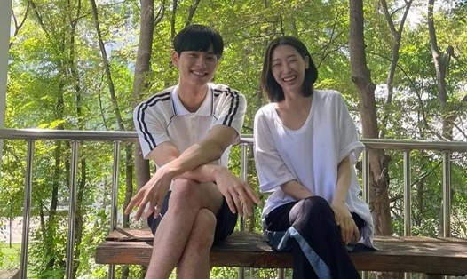 Lee Chae Min và Ryu Da In xác nhận đang hẹn hò. Ảnh: Instagram 

