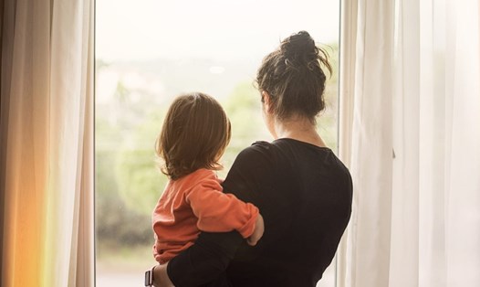 Các bà mẹ đơn thân nên duy trì tư duy tích cực để có một cuộc sống thoải mái bên các con. Ảnh: Pixabay